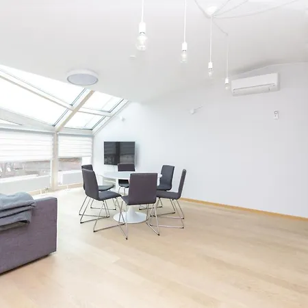 Ami Penthouse *